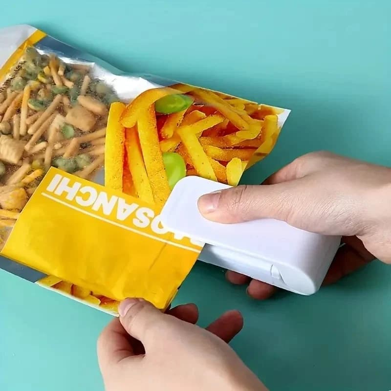 Mini Heat Bag Sealing Machine â Portable Food Bag Sealer for Plastic & Thermal Closure â Compact Kitchen Accessory for Easy Food Storage.