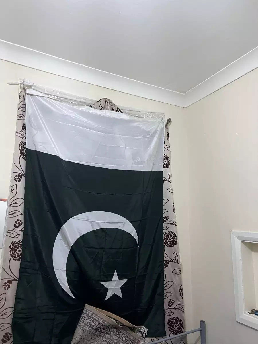 Premium Pakistan Flag - Large Size (3.5 x 5.5 Feet) - Durable Fabric for Outdoor & Indoor Display. - Abid Cart